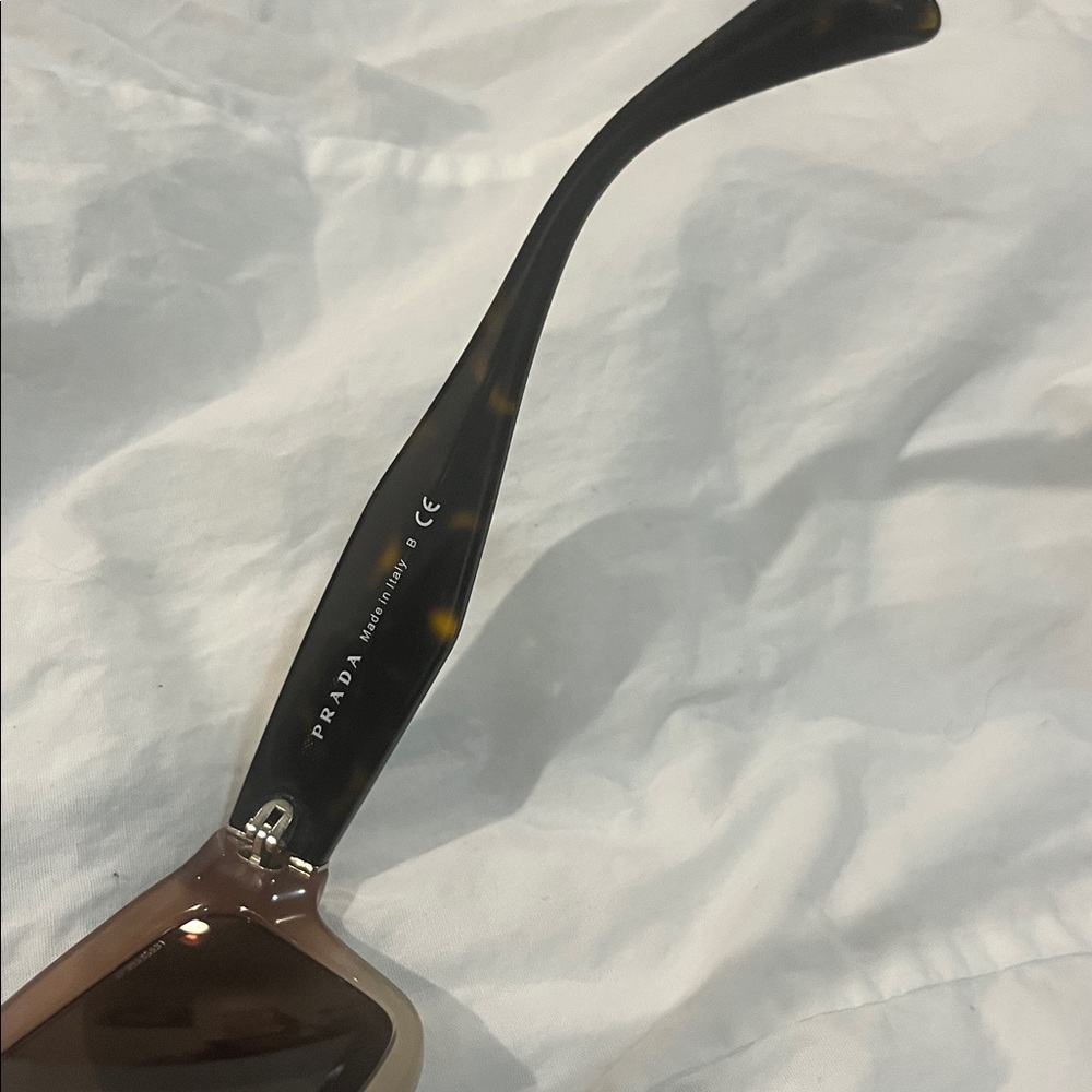 Prada Black and Brown Sunglasses preowned - Picture 3 of 8
